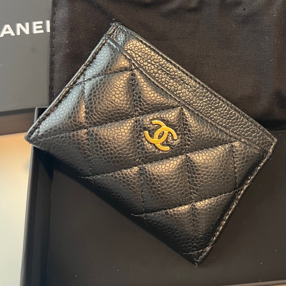 SOLD - Like new CHANEL classic Black caviar leather Card Holder
